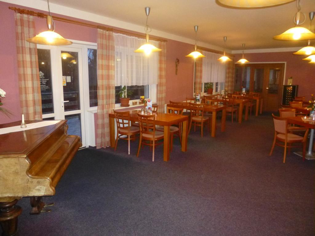 Hotel Zatisi Františkovy Lázně מראה חיצוני תמונה