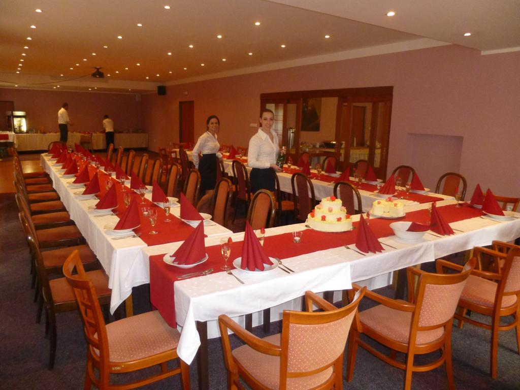 Hotel Zatisi Františkovy Lázně מראה חיצוני תמונה