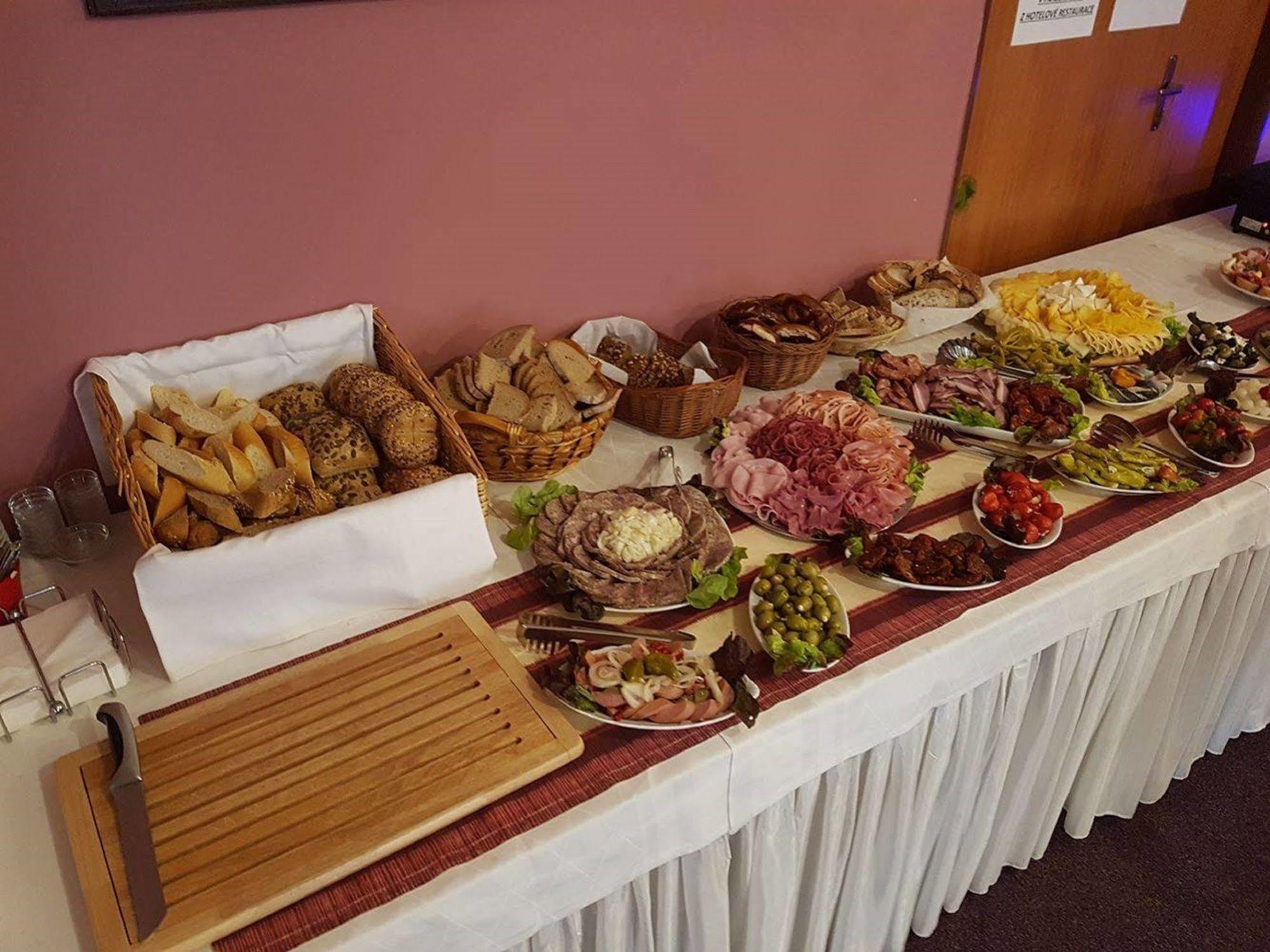 Hotel Zatisi Františkovy Lázně מראה חיצוני תמונה