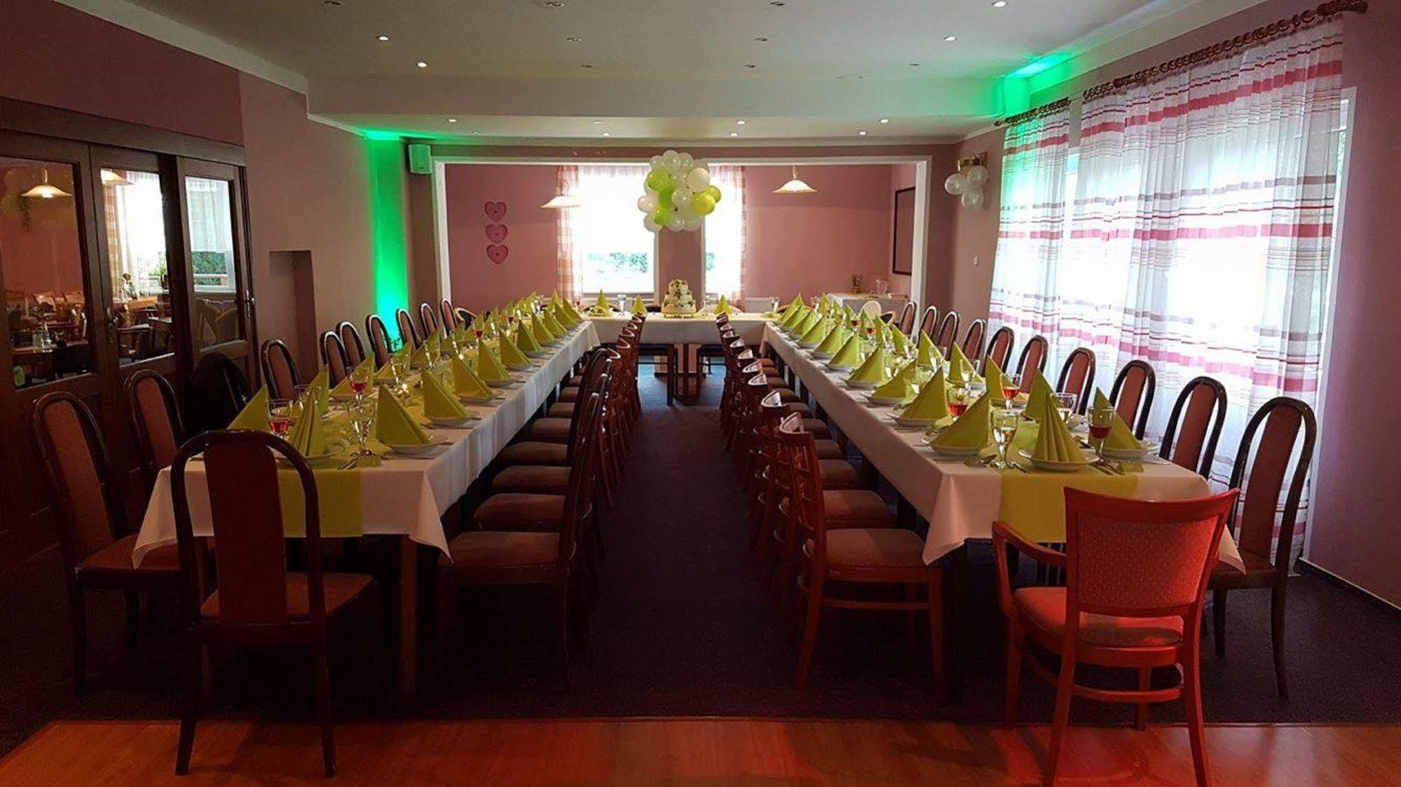 Hotel Zatisi Františkovy Lázně מראה חיצוני תמונה